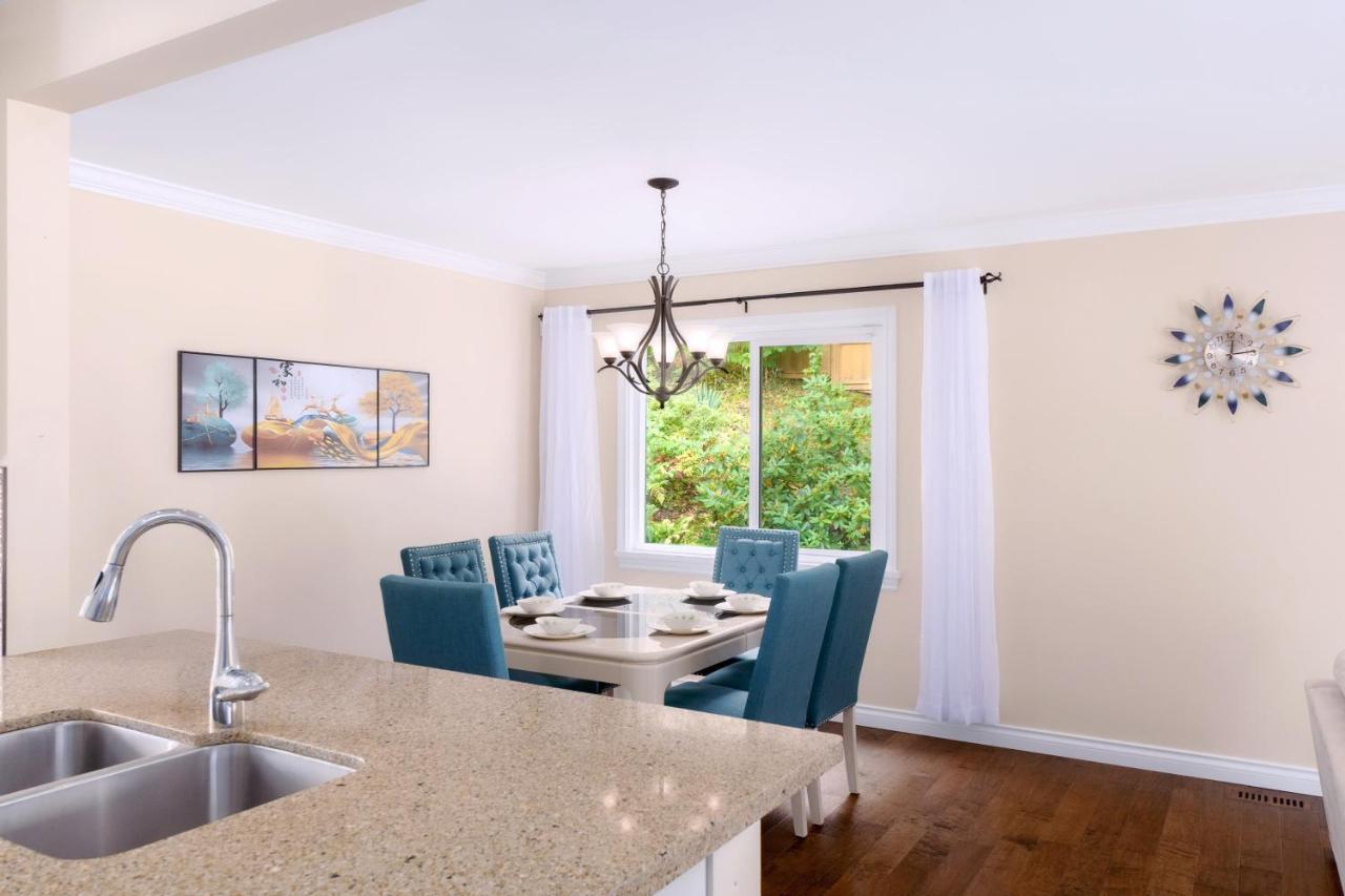 Lovely 3 Bedroom Port Moody Spacious Home 6 People Free Parking Exterior foto